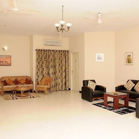 Executive Comfort Alwarpet Chennai Exterior photo
